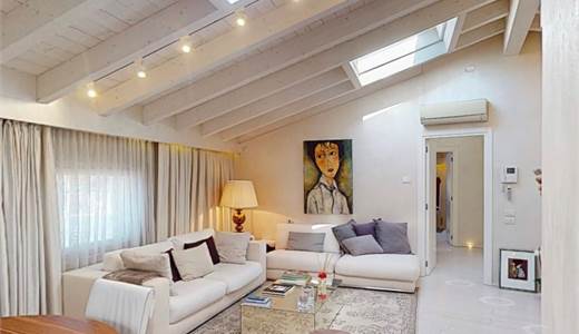 ESCLUSIVO ATTICO QUADRILOCALE A SALO', CON ASCENSORE DIRETTO E AMPIO BOXE