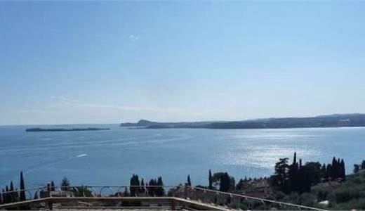 Villa esclusiva con totale vista lago